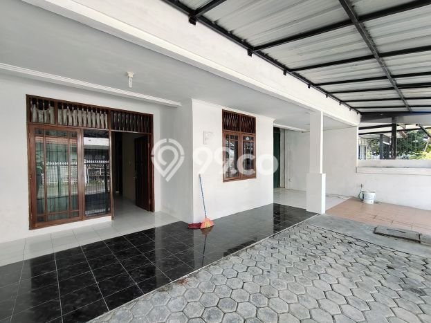 Disewakan! Rumah 8 Kamar Tidur &
4 Kamar Mandi di Cikutra, Bandung Disewakan! Rumah 8 Kamar Tidur &
4 Kamar Mandi di Cikutra, Bandung
