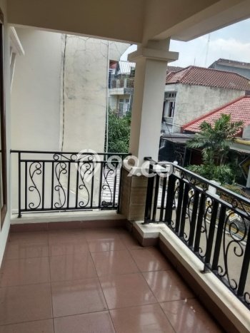 Rumah Elit Modern Siap Huni di BKR Bandung Rumah Elit Modern Siap Huni di BKR Bandung