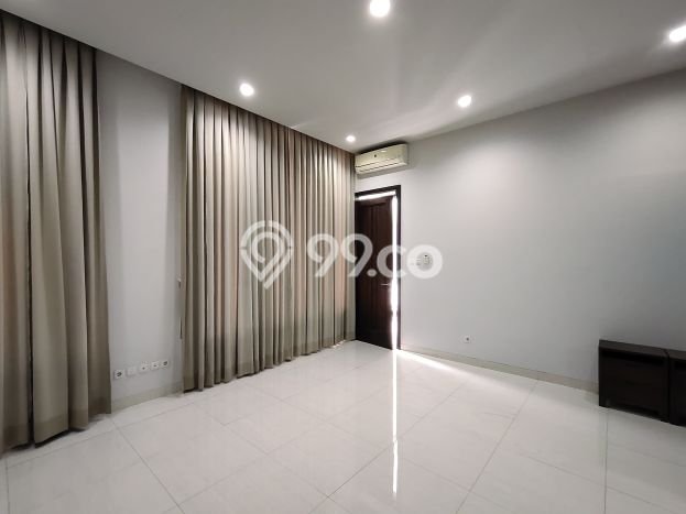 Rumah Mewah Dijual LT 179m2 di Setra Duta, Bandung Rumah Mewah Dijual LT 179m2 di Setra Duta, Bandung
