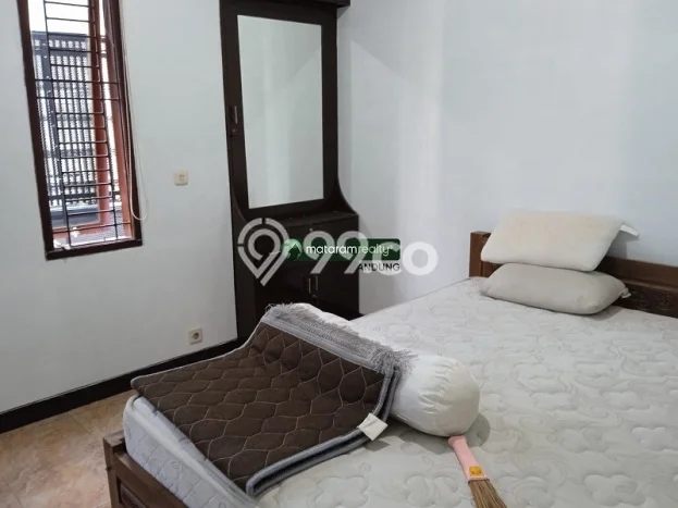 Rumah sewa siap pakai 6 Kamar Tidur di Buah Batu, Bandung Rumah sewa siap pakai 6 Kamar Tidur di Buah Batu, Bandung