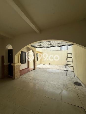 Rumah area , Akses ke Stasiun, 5 KT, LT 240m2m² Bangunan 190m2m² Rumah area , Akses ke Stasiun, 5 KT, LT 240m2m² Bangunan 190m2m²
