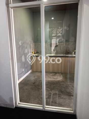 Lokasi terbaik! Rumah siap pakai dikontrakkan di Depok LB 300m2 Lokasi terbaik! Rumah siap pakai dikontrakkan di Depok LB 300m2