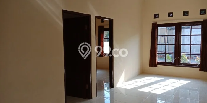 Rumah Cantik Siap Pakai Di Depok Luas 200m2 Lokasi Strategis Rumah Cantik Siap Pakai Di Depok Luas 200m2 Lokasi Strategis