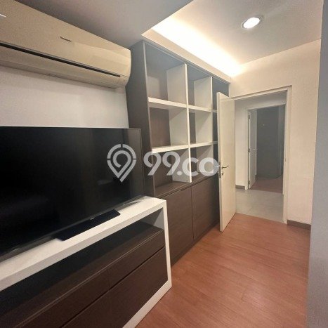 Apartemen Strategis 195m2 di Simprug Jakarta Selatan 2 KT Apartemen Strategis 195m2 di Simprug Jakarta Selatan 2 KT