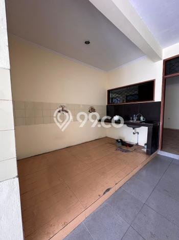For Sale! Luxury House LT 231m2 Desain Modern di Senayan For Sale! Luxury House LT 231m2 Desain Modern di Senayan