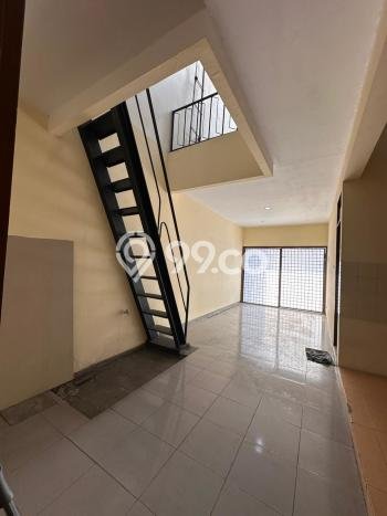 For Sale! Luxury House LT 231m2 Desain Modern di Senayan For Sale! Luxury House LT 231m2 Desain Modern di Senayan