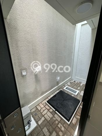 Rumah Elit Modern Tanpa Renovasi di Gading Serpong Tangerang Rumah Elit Modern Tanpa Renovasi di Gading Serpong Tangerang