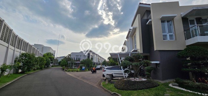 Jual Rumah Luas Elegan Dengan View Cantik di Gading Serpong, Tangerang Jual Rumah Luas Elegan Dengan View Cantik di Gading Serpong, Tangerang