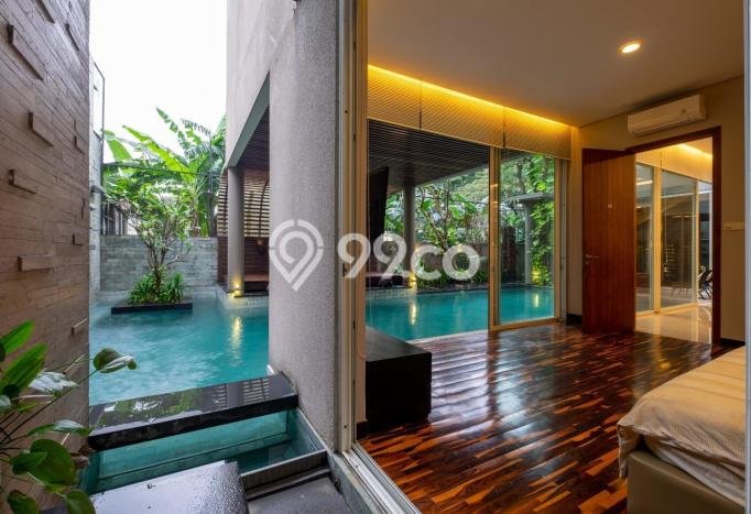 Hunian Modern dengan LT 630m2 & LB 1150m2 Disewakan di Lippo Karawaci Hunian Modern dengan LT 630m2 & LB 1150m2 Disewakan di Lippo Karawaci