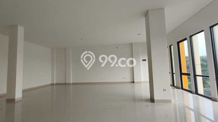AREA KOMERSIAL! Ruko Disewakan di , Luas 230m2m², Jalan Strategis AREA KOMERSIAL! Ruko Disewakan di , Luas 230m2m², Jalan Strategis