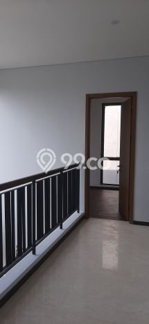 Rumah sewa siap pakai 4 KT di BSD, Tangerang Rumah sewa siap pakai 4 KT di BSD, Tangerang