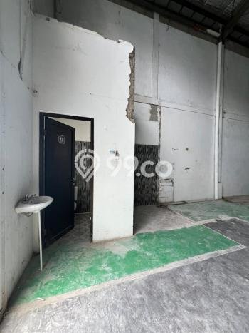 LOKASI SUPER STRATEGIS! Gudang Kawasan , Luas 600m2m², Prospek Pembeli LOKASI SUPER STRATEGIS! Gudang Kawasan , Luas 600m2m², Prospek Pembeli