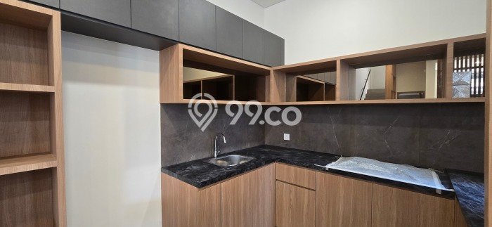 SPECIAL OFFER! Rumah area BSD, 3 KM, Lingkungan Strategis, Luas 84m2m² Bangunan 126m2m² SPECIAL OFFER! Rumah area BSD, 3 KM, Lingkungan Strategis, Luas 84m2m² Bangunan 126m2m²