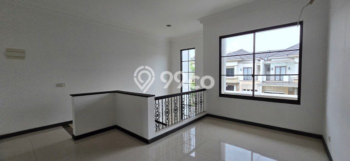 Disewakan! Rumah 4 Kamar Tidur &
4 Kamar Mandi di BSD, Tangerang Disewakan! Rumah 4 Kamar Tidur &
4 Kamar Mandi di BSD, Tangerang