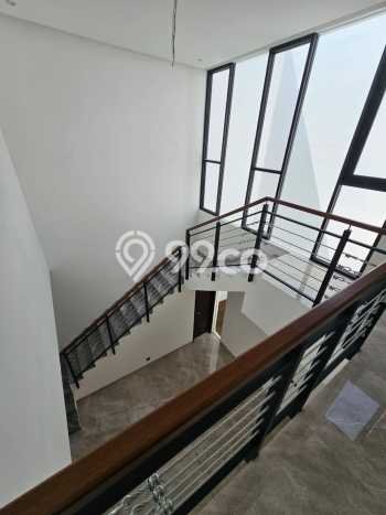For Sale! Luxury House LT 187m2 Desain Modern di BSD City For Sale! Luxury House LT 187m2 Desain Modern di BSD City