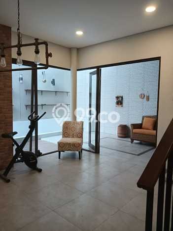 For Sale! Luxury House LT 166m2 Desain Elegan di BSD For Sale! Luxury House LT 166m2 Desain Elegan di BSD