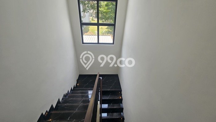 Rumah Luxury Modern Siap Huni di BSD Tangerang Rumah Luxury Modern Siap Huni di BSD Tangerang