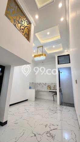 Rumah Luxury Modern Tanpa Renovasi di Pulomas Jakarta Timur Rumah Luxury Modern Tanpa Renovasi di Pulomas Jakarta Timur