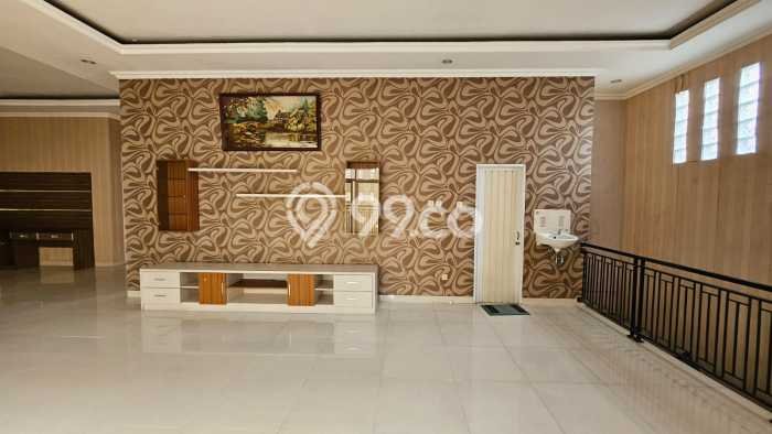 Dijual Rumah Luas Elegan Dengan View Cantik di Banjar Wijaya, Tangerang Dijual Rumah Luas Elegan Dengan View Cantik di Banjar Wijaya, Tangerang