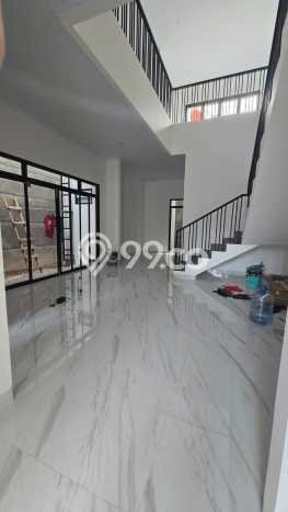 Jual Rumah Mewah Megah Dengan View Cantik di Meruya, Jakarta Barat Jual Rumah Mewah Megah Dengan View Cantik di Meruya, Jakarta Barat