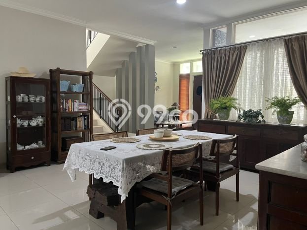 Rumah Luxury Modern Tanpa Renovasi di Kota Wisata Bogor Rumah Luxury Modern Tanpa Renovasi di Kota Wisata Bogor