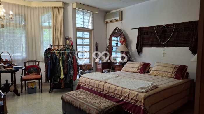 DIJUAL CEPAT! Rumah Cipaku, Bandung, LT 1041m2m² Bangunan 600m2m² DIJUAL CEPAT! Rumah Cipaku, Bandung, LT 1041m2m² Bangunan 600m2m²