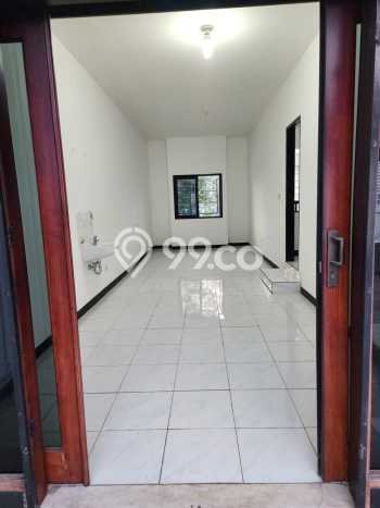 HARGA SPECIAL! Rumah Strategis di Mekar Wangi, Luas 265m2m² Bangunan 350m2m² HARGA SPECIAL! Rumah Strategis di Mekar Wangi, Luas 265m2m² Bangunan 350m2m²