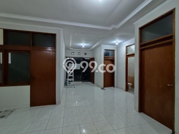 Rumah di Taman Kopo Indah, Luas 153m2m², LB 135m2m² Rumah di Taman Kopo Indah, Luas 153m2m², LB 135m2m²