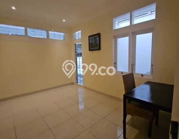 Rumah Berkualitas Asia Afrika, Bandung, LT 180m2m² LB 220m2m² Rumah Berkualitas Asia Afrika, Bandung, LT 180m2m² LB 220m2m²