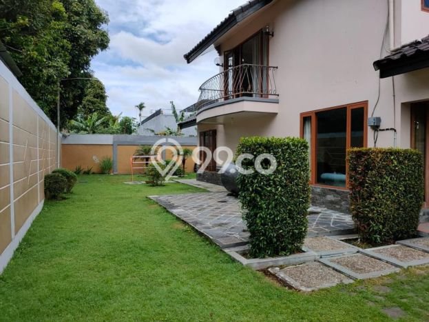 Rumah Luas Tanah 1035m2m² di Lembang, Bandung - Lokasi Strategis Rumah Luas Tanah 1035m2m² di Lembang, Bandung - Lokasi Strategis