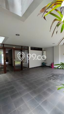 For Sale! Luxury House LT 190m2 Desain Modern di Setra Duta For Sale! Luxury House LT 190m2 Desain Modern di Setra Duta