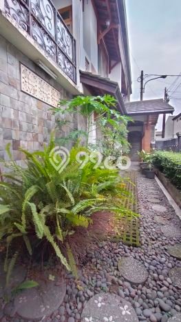 Rumah Luas Asri 4 KT Siap Pakai di Kopo Bandung Rumah Luas Asri 4 KT Siap Pakai di Kopo Bandung