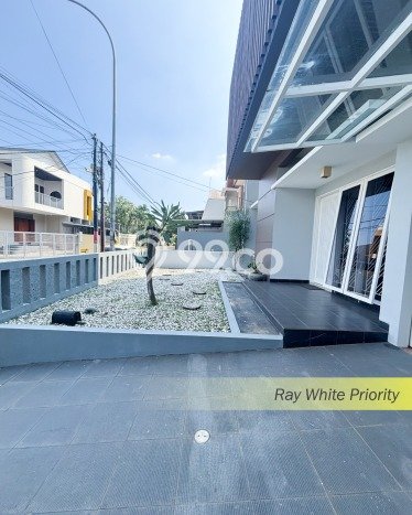 Ready to Use! Premium House LT 200m2 Desain Modern di BSD Nusaloka Ready to Use! Premium House LT 200m2 Desain Modern di BSD Nusaloka