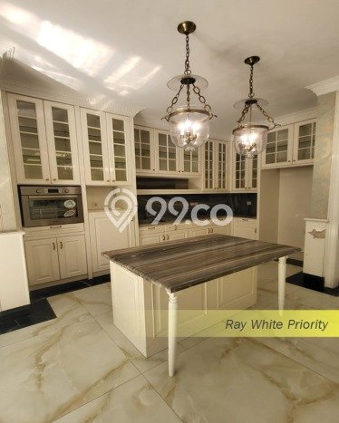 Hunian Elit LB 400m2 Siap Huni Desain Elegan di Bintaro, Tangerang Selatan Hunian Elit LB 400m2 Siap Huni Desain Elegan di Bintaro, Tangerang Selatan