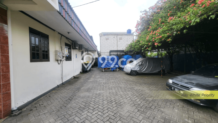 Unit Kantor Dijual di Kebon Jeruk Jakarta Barat 300m2 Unit Kantor Dijual di Kebon Jeruk Jakarta Barat 300m2