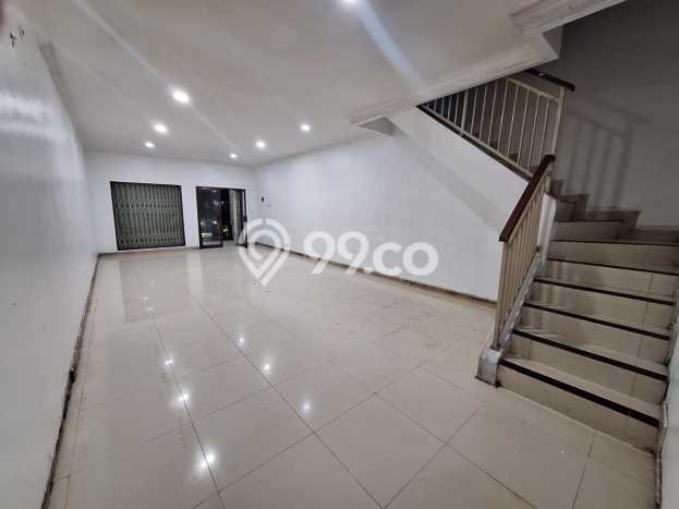 LOKASI STRATEGIS! Ruko di , Luas 225m2m², Area Ramai, Ready Operasional LOKASI STRATEGIS! Ruko di , Luas 225m2m², Area Ramai, Ready Operasional