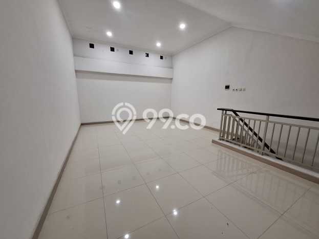 LOKASI STRATEGIS! Ruko di , Luas 225m2m², Area Ramai, Ready Operasional LOKASI STRATEGIS! Ruko di , Luas 225m2m², Area Ramai, Ready Operasional