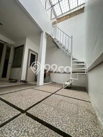 Disewakan! Rumah 4 Kamar Tidur &
2 Kamar Mandi di BSD City, Tangerang Disewakan! Rumah 4 Kamar Tidur &
2 Kamar Mandi di BSD City, Tangerang