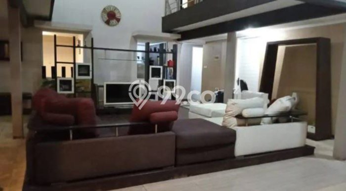Ready to Use! Luxury House LT 400m2 Desain Elegan di Bandung Utara Ready to Use! Luxury House LT 400m2 Desain Elegan di Bandung Utara