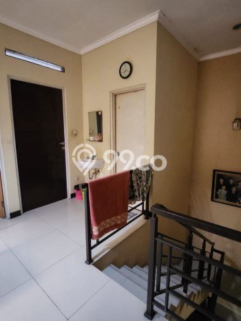 Rumah Strategis Minimalis Lb 200m2 di Antapani, Bandung Rumah Strategis Minimalis Lb 200m2 di Antapani, Bandung