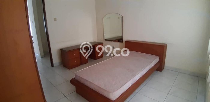 Jual Cepat Rumah LT 610m² / LB 300m² di Kawasan Komersial Setiabudi, Bandung Jual Cepat Rumah LT 610m² / LB 300m² di Kawasan Komersial Setiabudi, Bandung