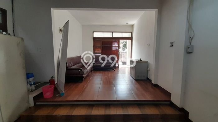 Ready to Use! Premium House LT 299m2 Desain Modern di BKR Ready to Use! Premium House LT 299m2 Desain Modern di BKR