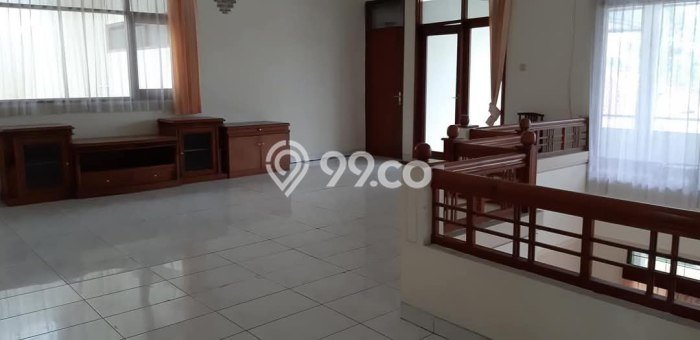Jual Cepat Rumah LT 610m² / LB 300m² di Kawasan Komersial Setiabudi, Bandung Jual Cepat Rumah LT 610m² / LB 300m² di Kawasan Komersial Setiabudi, Bandung