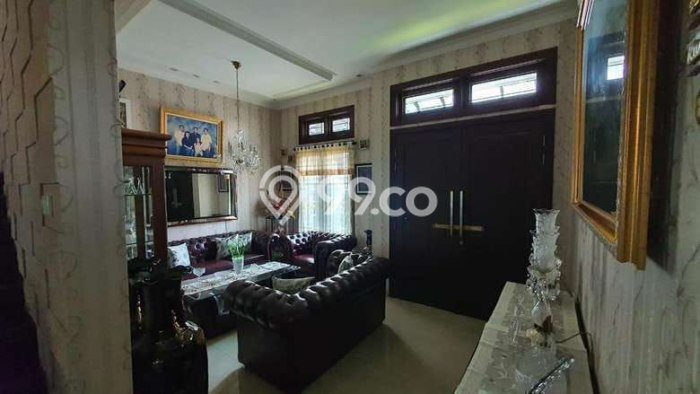 Rumah Modern di , Bandung, LT 347m2m² LB 320m2m² Rumah Modern di , Bandung, LT 347m2m² LB 320m2m²