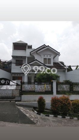 Ready to Use! Luxury House LT 209m2 Desain Elegan di Bandung Utara Ready to Use! Luxury House LT 209m2 Desain Elegan di Bandung Utara
