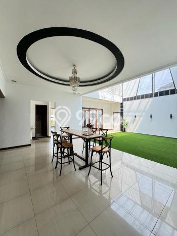 Hunian Mewah LB 450m2 Siap Pakai Desain Elegan di Margacinta, Bandung Hunian Mewah LB 450m2 Siap Pakai Desain Elegan di Margacinta, Bandung