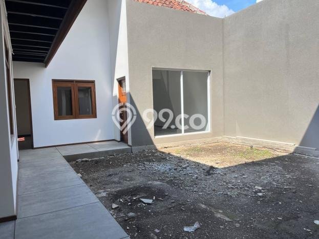 PREMIUM LIVING! Rumah di Riau, 6 KT, Kawasan Prospektif, Luas 250m² LB 300m² PREMIUM LIVING! Rumah di Riau, 6 KT, Kawasan Prospektif, Luas 250m² LB 300m²