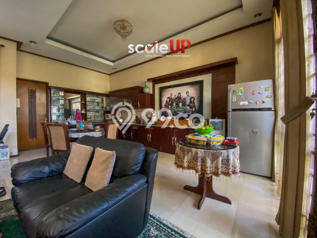 Ready to Use! Luxury House LT 406m2 Desain Elegan di Turangga Ready to Use! Luxury House LT 406m2 Desain Elegan di Turangga