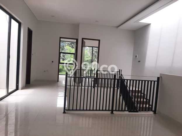 Ready to Use! Premium House LT 147m2 Desain Elegan di Bandung Utara Ready to Use! Premium House LT 147m2 Desain Elegan di Bandung Utara
