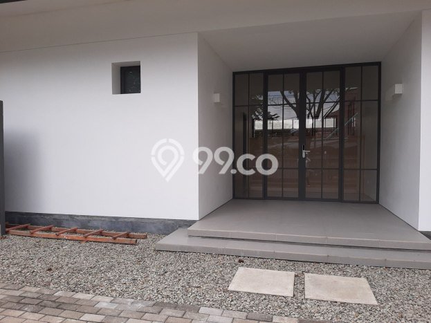 For Sale! Luxury House LT 405m2 Desain Elegan di Riau For Sale! Luxury House LT 405m2 Desain Elegan di Riau